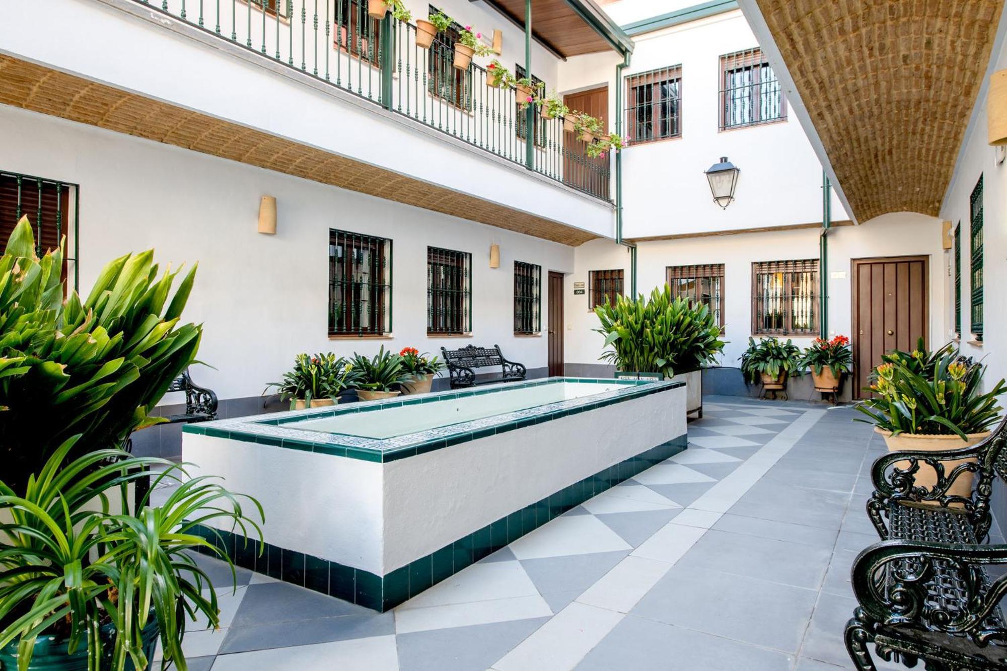 Triana Boutique Apartments By Hommyhome Seville Exterior photo