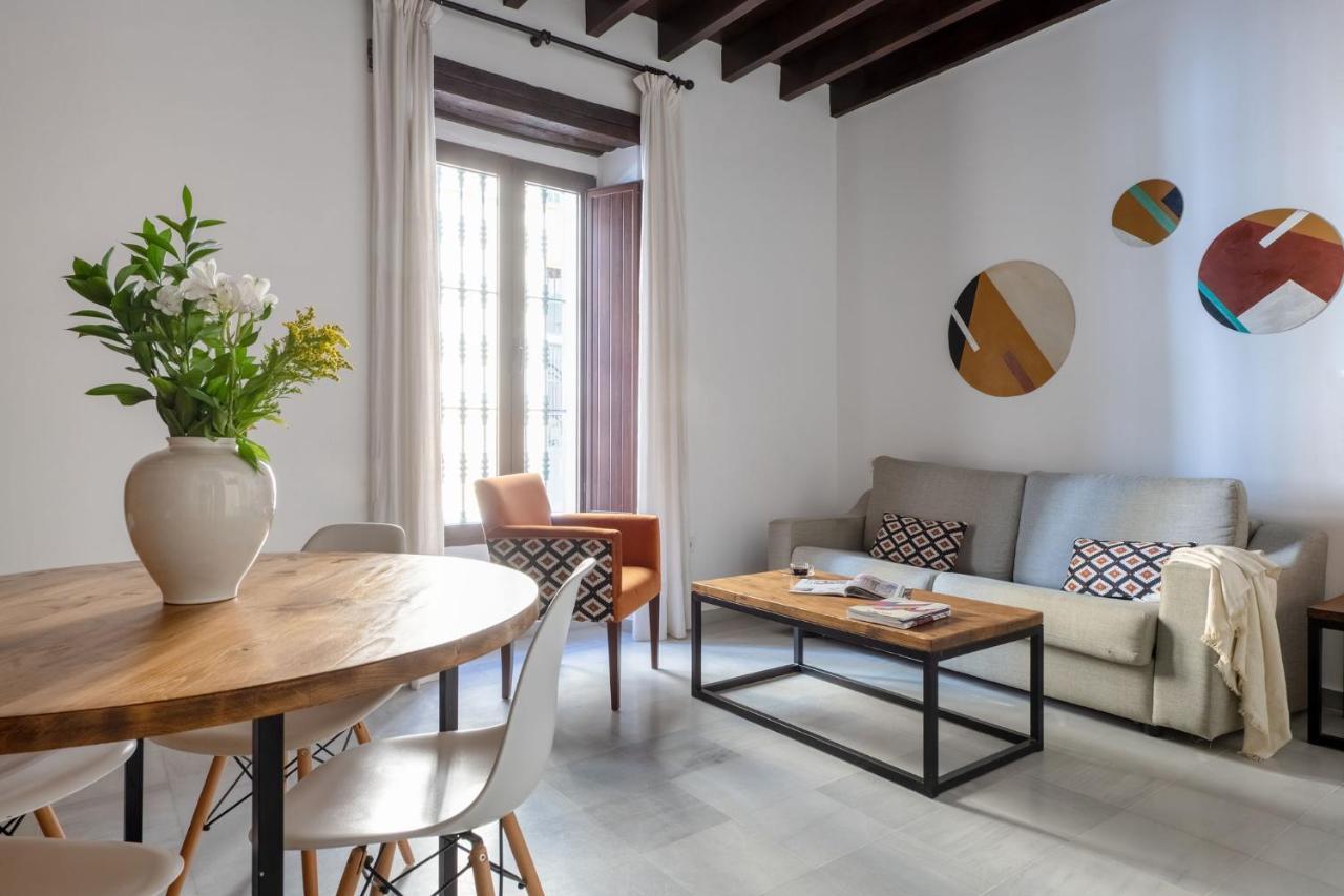 Triana Boutique Apartments By Hommyhome Seville Exterior photo
