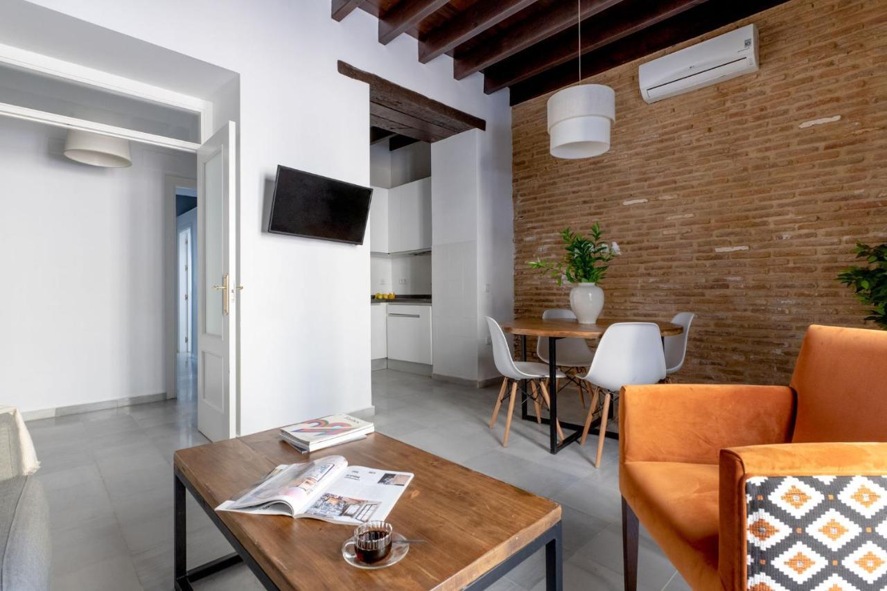 Triana Boutique Apartments By Hommyhome Seville Exterior photo