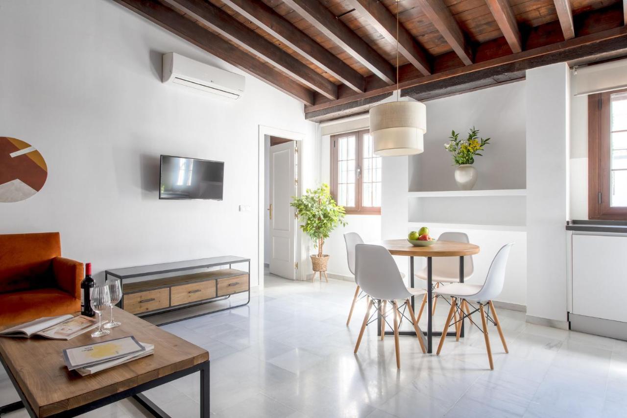 Triana Boutique Apartments By Hommyhome Seville Exterior photo