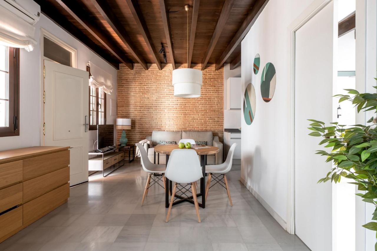 Triana Boutique Apartments By Hommyhome Seville Exterior photo