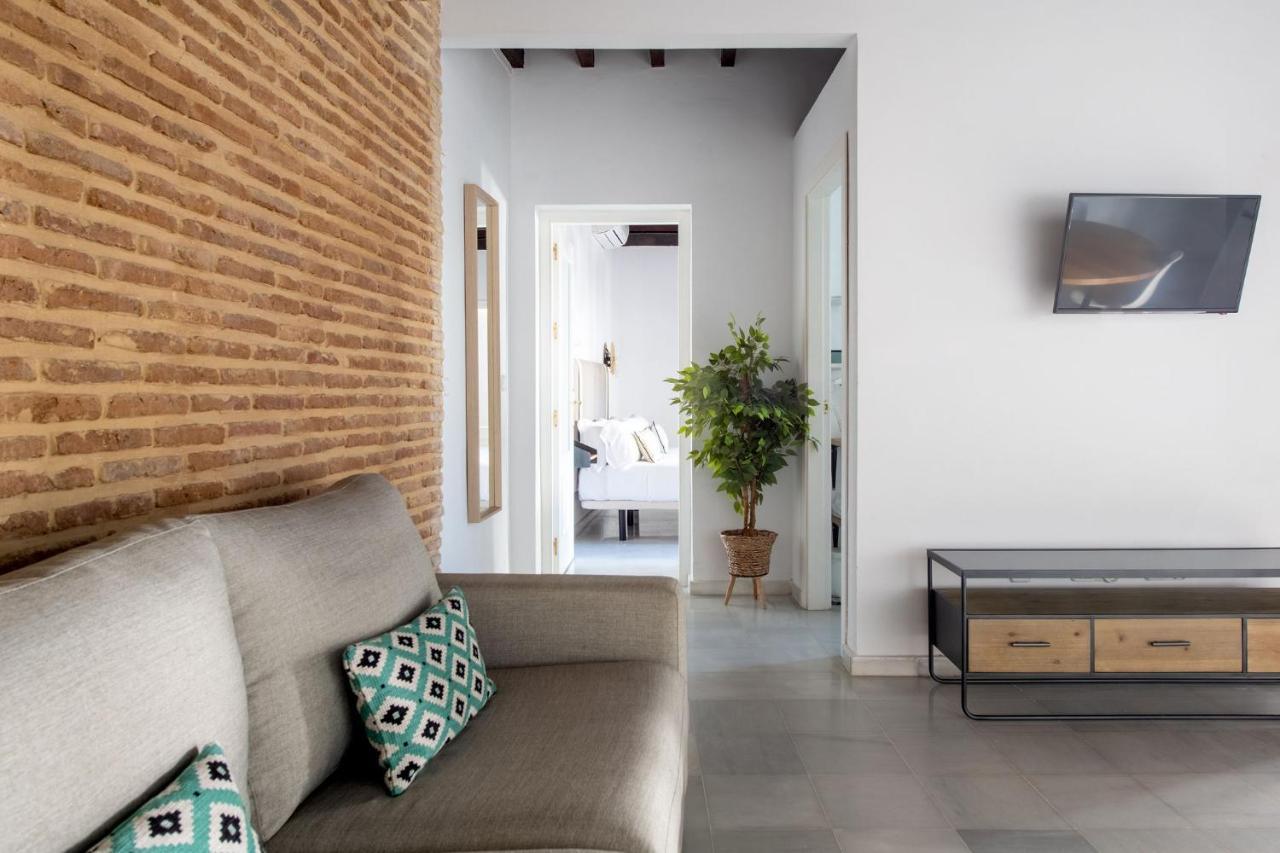 Triana Boutique Apartments By Hommyhome Seville Exterior photo
