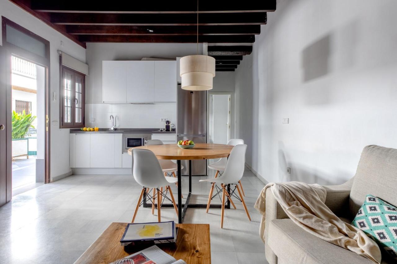 Triana Boutique Apartments By Hommyhome Seville Exterior photo