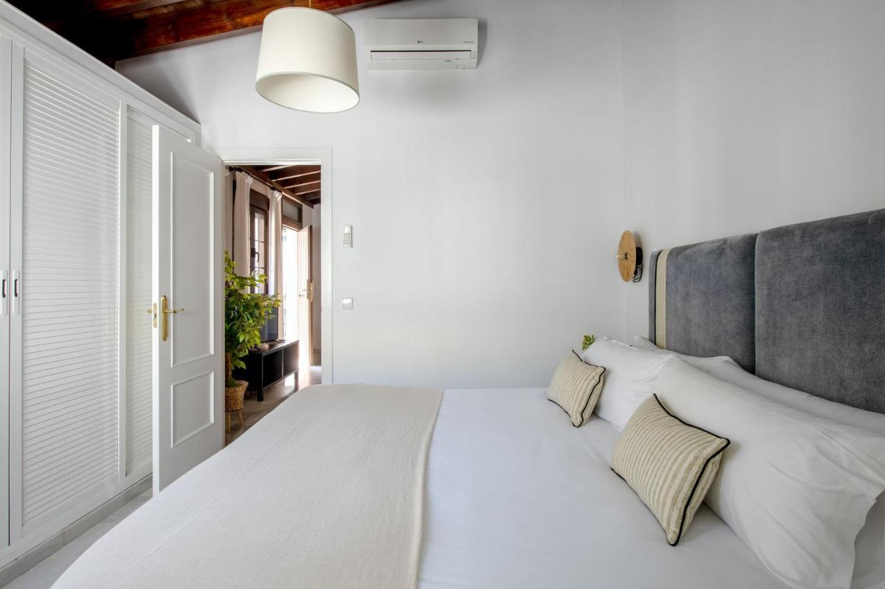 Triana Boutique Apartments By Hommyhome Seville Exterior photo