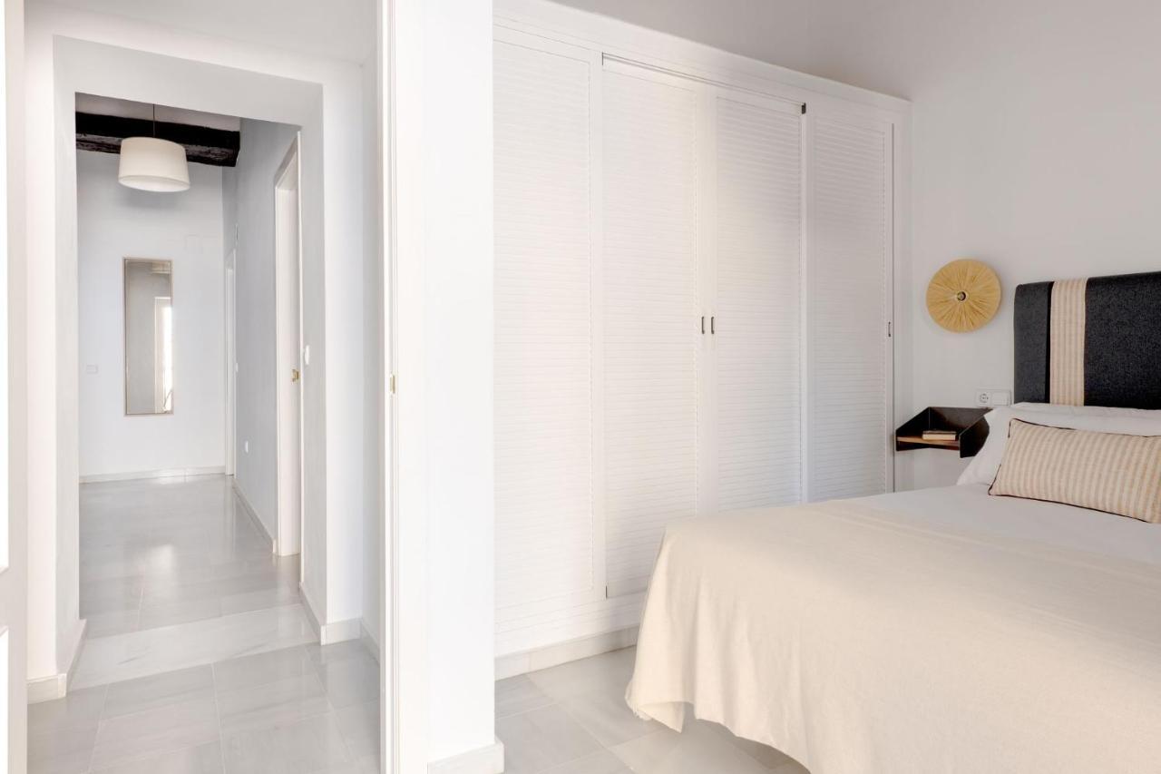 Triana Boutique Apartments By Hommyhome Seville Exterior photo