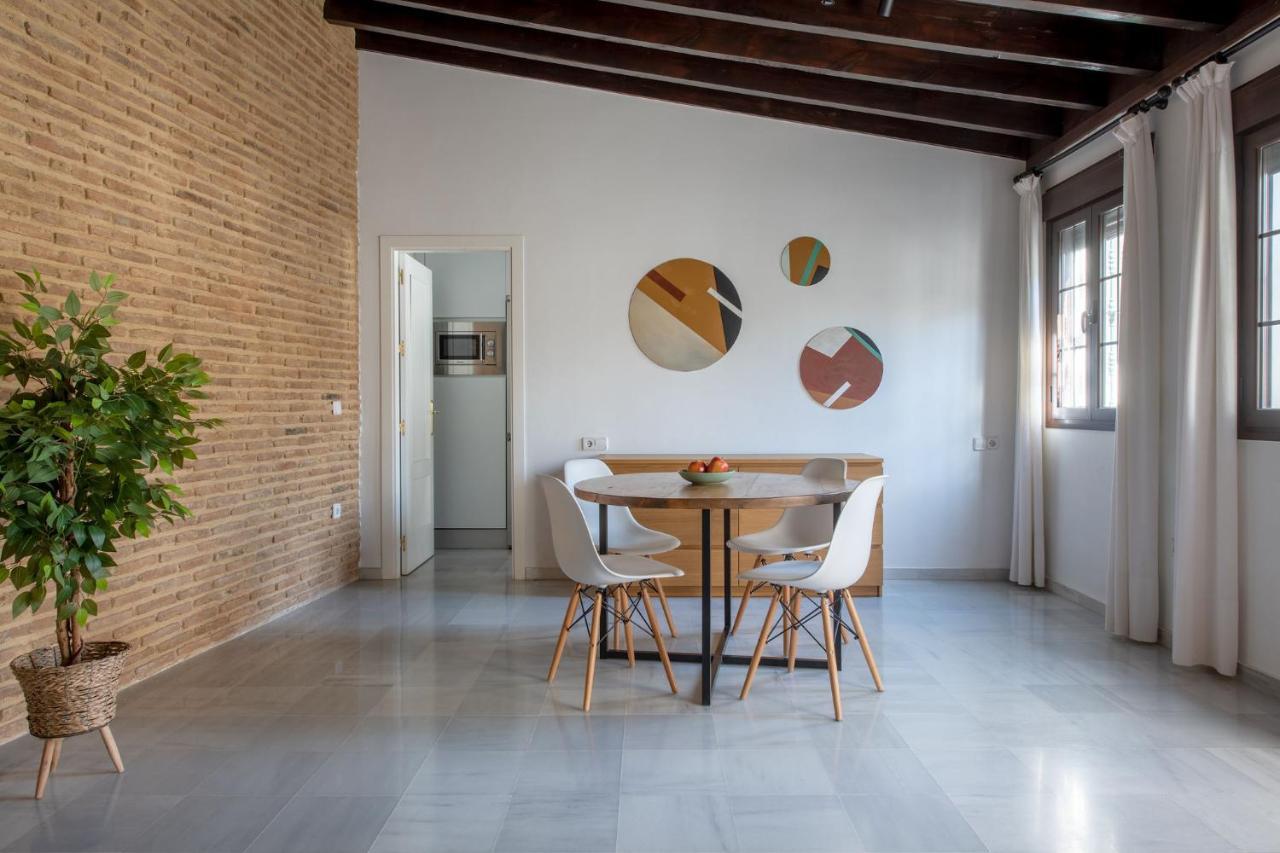 Triana Boutique Apartments By Hommyhome Seville Exterior photo