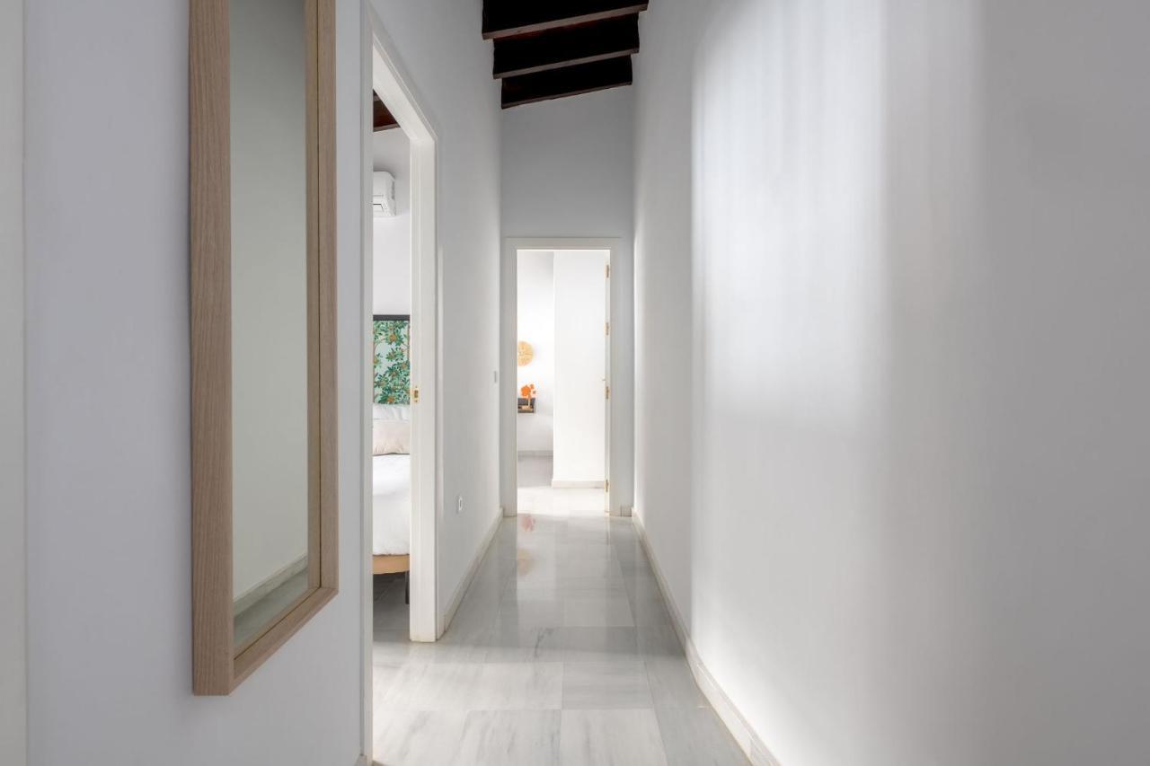 Triana Boutique Apartments By Hommyhome Seville Exterior photo