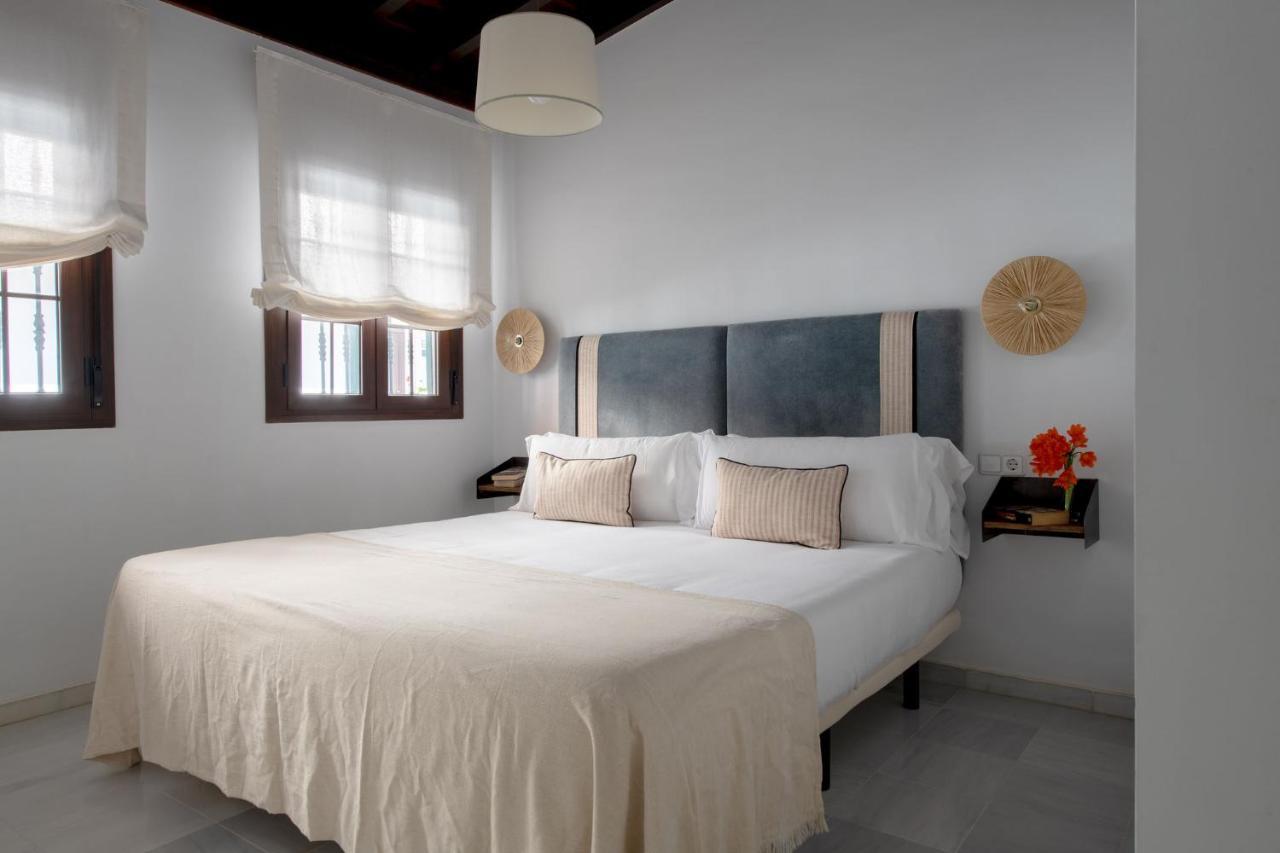 Triana Boutique Apartments By Hommyhome Seville Exterior photo