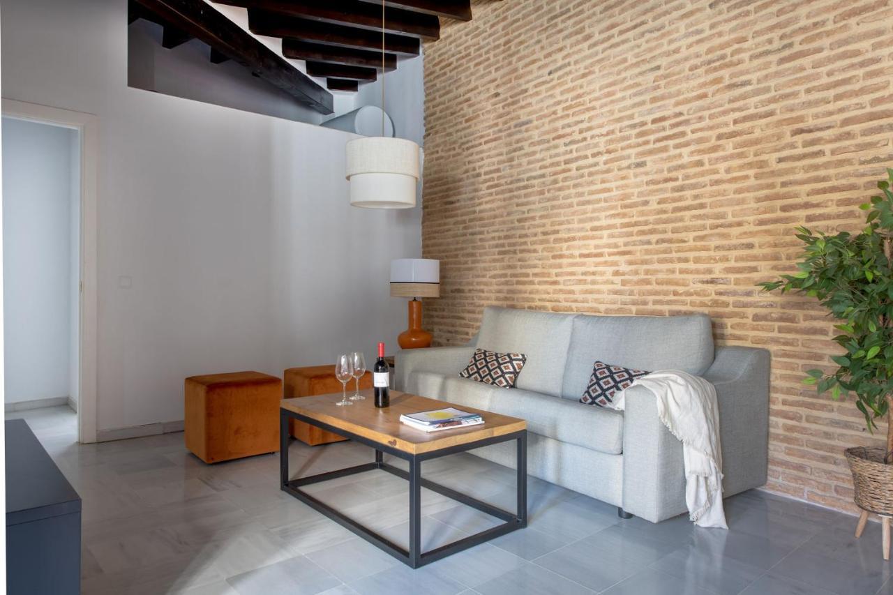 Triana Boutique Apartments By Hommyhome Seville Exterior photo