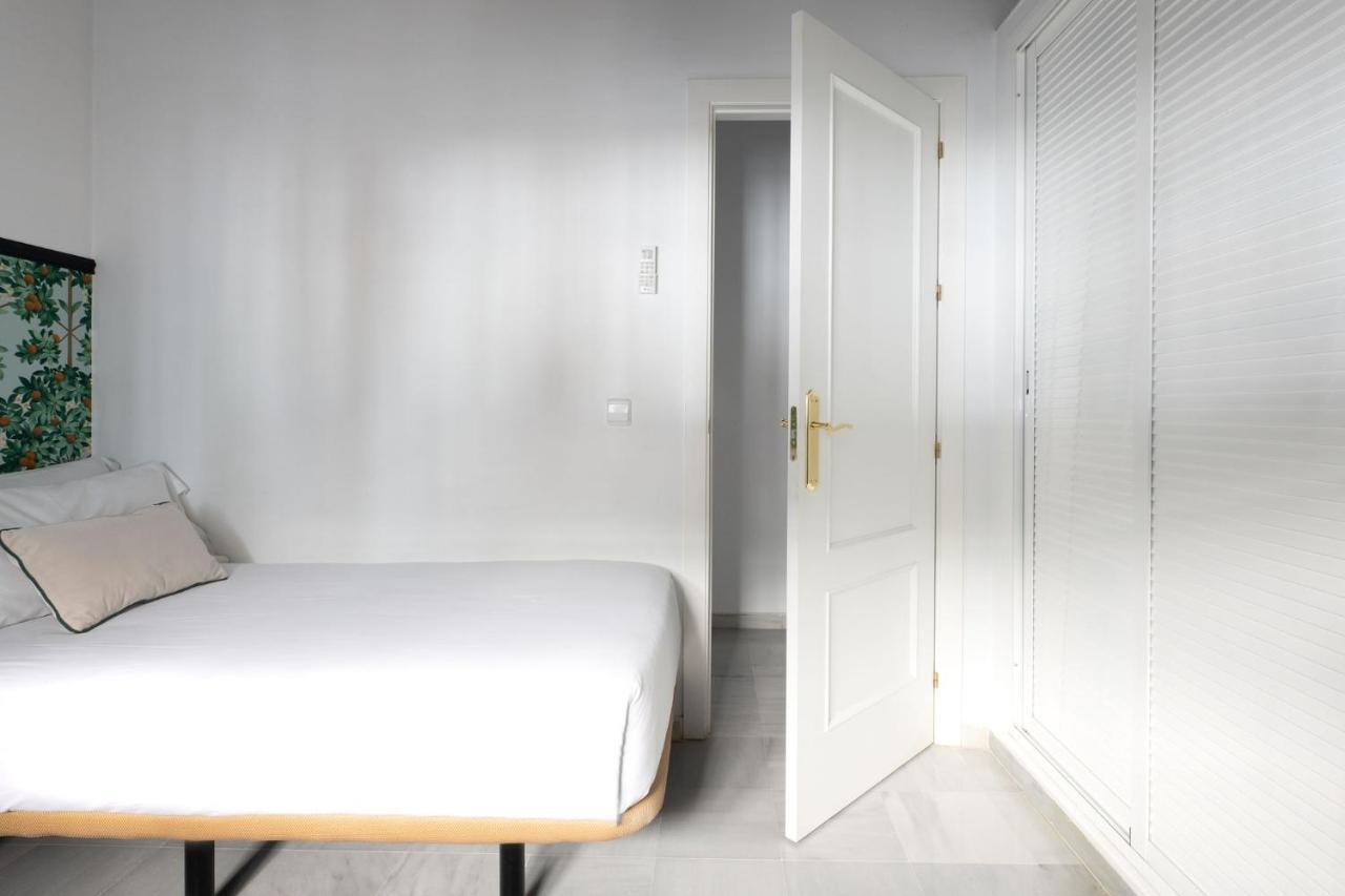 Triana Boutique Apartments By Hommyhome Seville Exterior photo