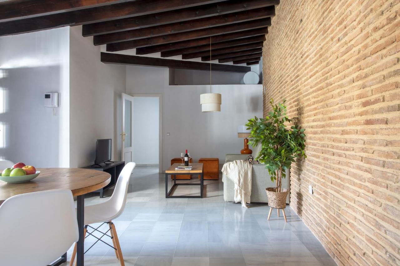 Triana Boutique Apartments By Hommyhome Seville Exterior photo